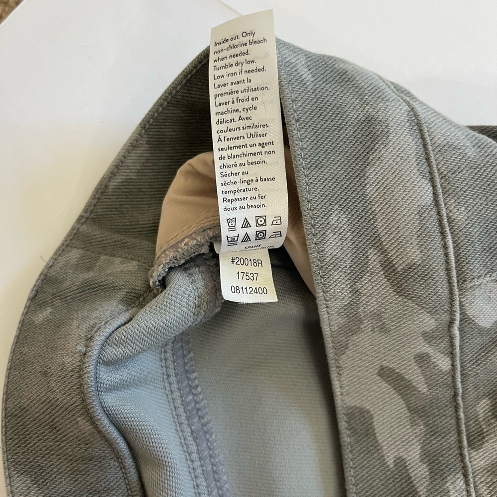 Spanx Jean-ish Leggings Size Small Gray Camo - Picture 6 of 10